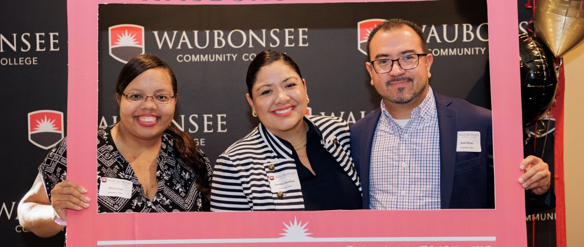 2023 Alumni Dinner Group Photos, LTR: Keva Lucas, Cynthia Gamboa, Saul Olivas