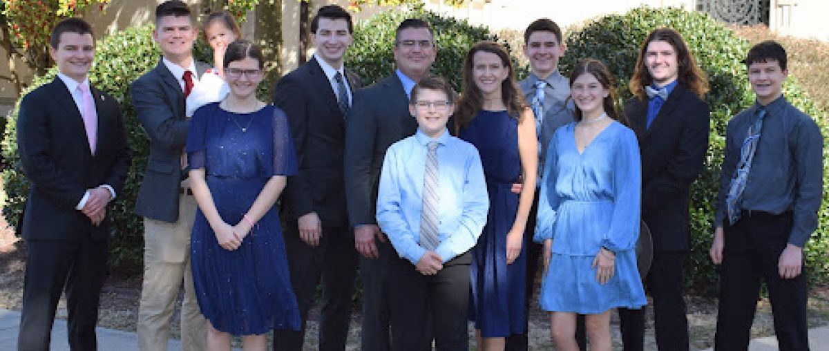 The Kararo Family is a local homeschooling family that leverages Waubonsee Community College’s dual credit program to get a head start on college. Collectively, the family has obtained over 250 college credits over more than a decade.  Back Row (L to R): Adam Kararo, Ethan Kararo, Noah Kararo, Jeff Kararo, Dawn Kararo,  Luke Kararo, Paul Kararo, Daniel Kararo  Front Row (Left to Right): Mary Kararo, Ray Kararo, Grace Kararo 