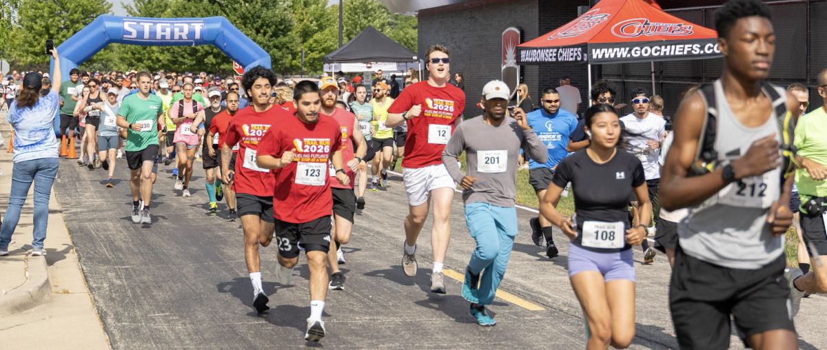 Runners at the start of the 2026 Trail Run