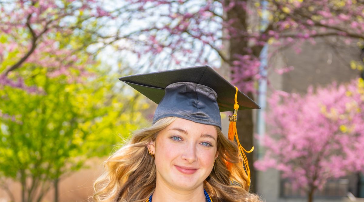 2025 Graduate - Bella Klotz