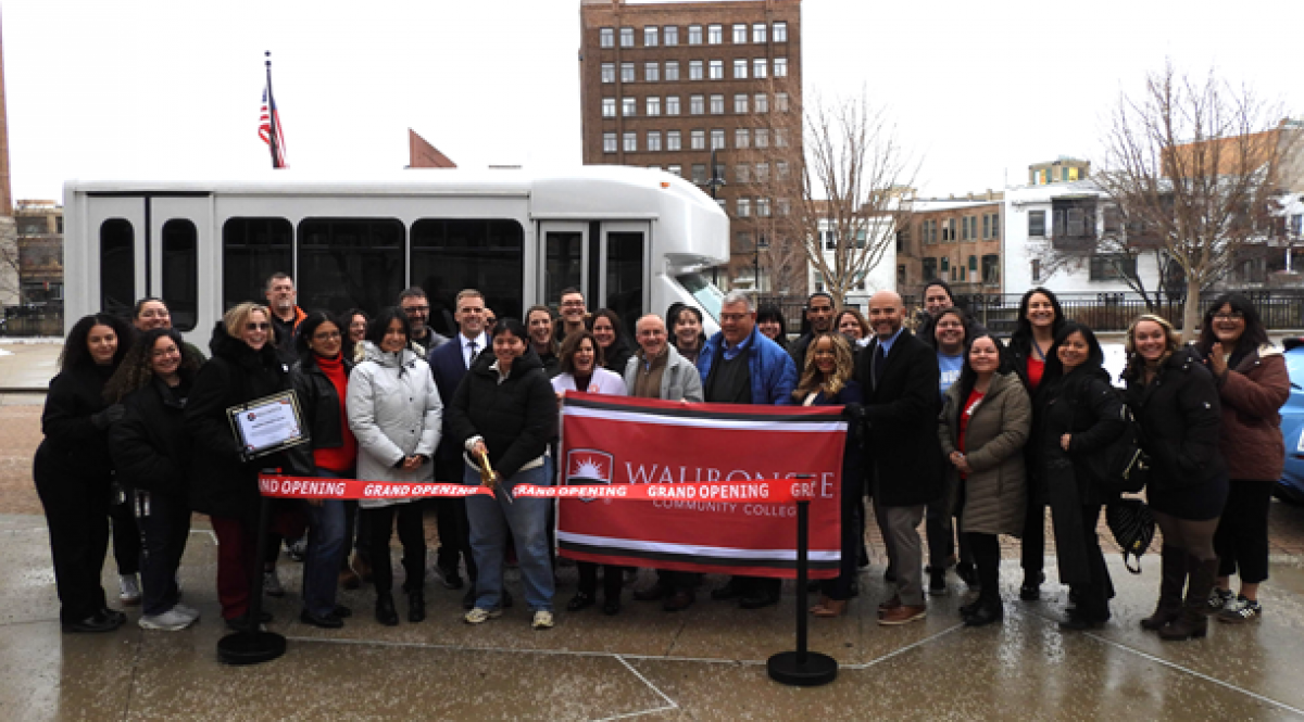 Waubonsee Debuts Free Shuttle Bus Connecting Sugar Grove and Aurora Downtown Campuses