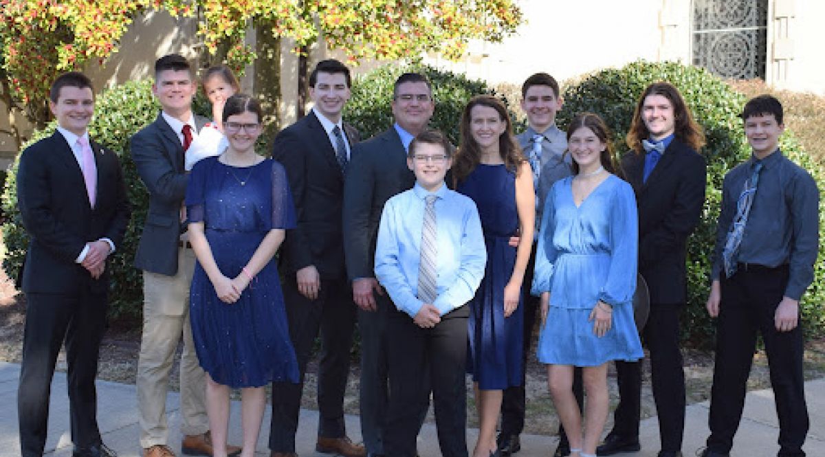 The Kararo Family is a local homeschooling family that leverages Waubonsee Community College’s dual credit program to get a head start on college. Collectively, the family has obtained over 250 college credits over more than a decade.  Back Row (L to R): Adam Kararo, Ethan Kararo, Noah Kararo, Jeff Kararo, Dawn Kararo,  Luke Kararo, Paul Kararo, Daniel Kararo  Front Row (Left to Right): Mary Kararo, Ray Kararo, Grace Kararo 