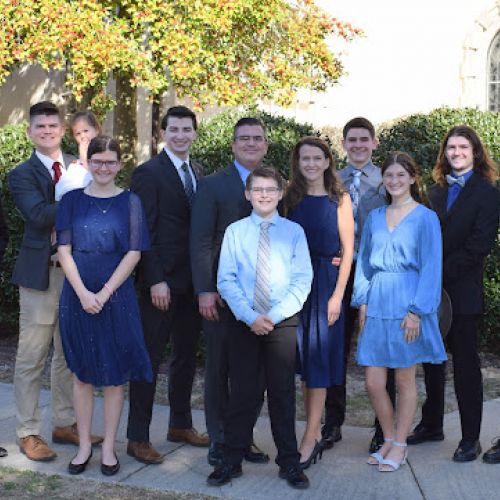 The Kararo Family is a local homeschooling family that leverages Waubonsee Community College’s dual credit program to get a head start on college. Collectively, the family has obtained over 250 college credits over more than a decade.  Back Row (L to R): Adam Kararo, Ethan Kararo, Noah Kararo, Jeff Kararo, Dawn Kararo,  Luke Kararo, Paul Kararo, Daniel Kararo  Front Row (Left to Right): Mary Kararo, Ray Kararo, Grace Kararo 