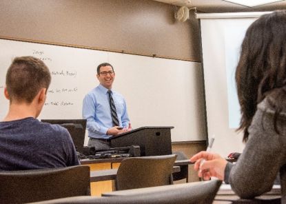 Photo of Steven Zusman in class