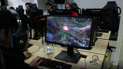 student playing league of legends