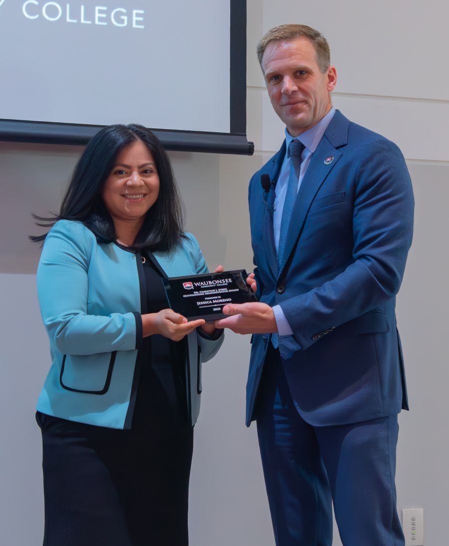 Jessican Moreno receives 2023 Outstanding Administrator Award from Dr. Knetl